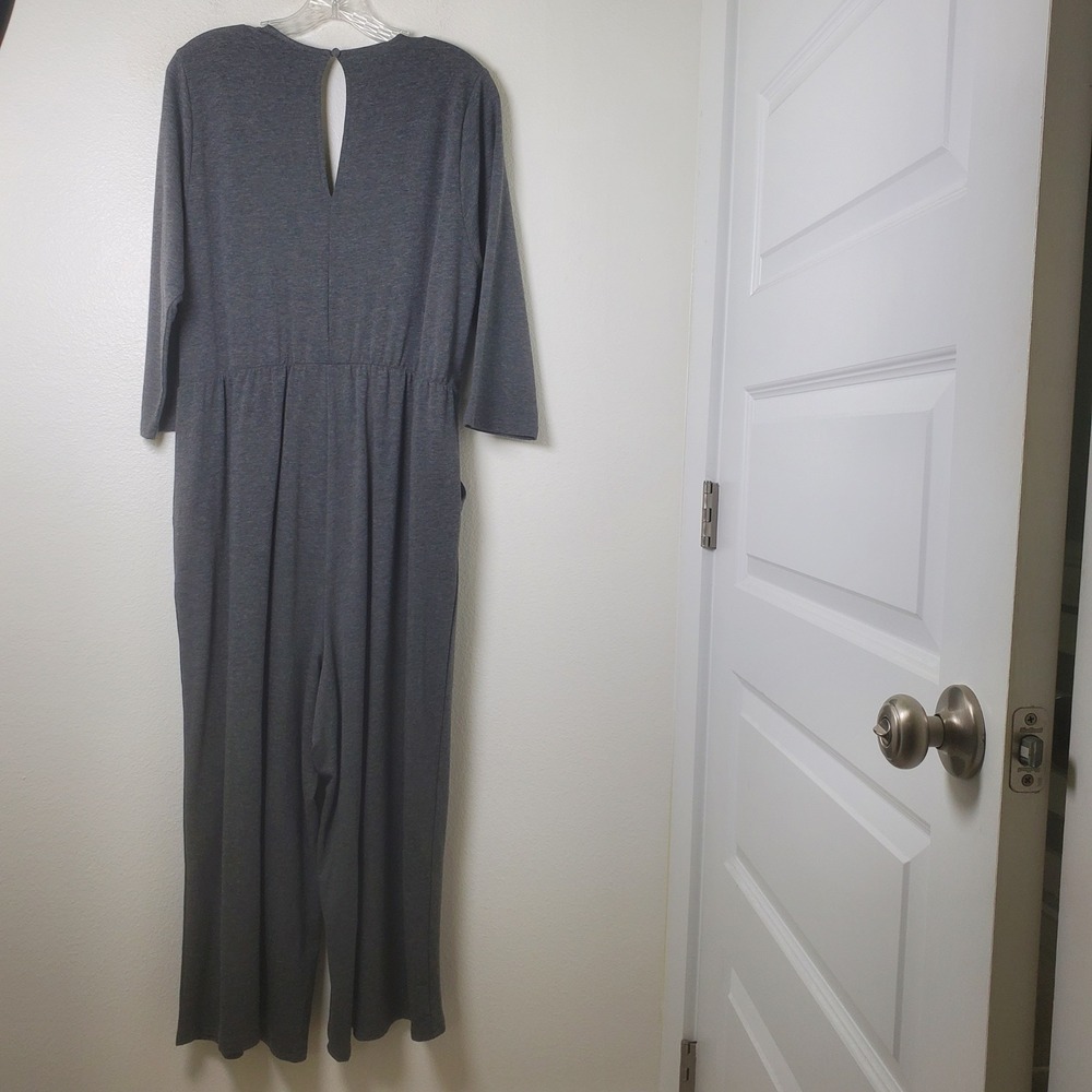 Torrid Charcoal Gray Surplice Stretch Knit Cropped Wide Leg Jumpsuit Size 1X - Picture 7 of 15